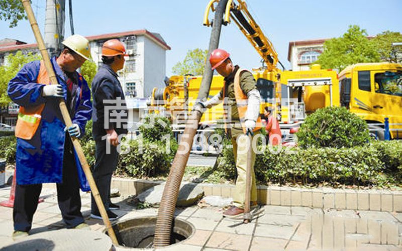 214湖南路小区抽污水