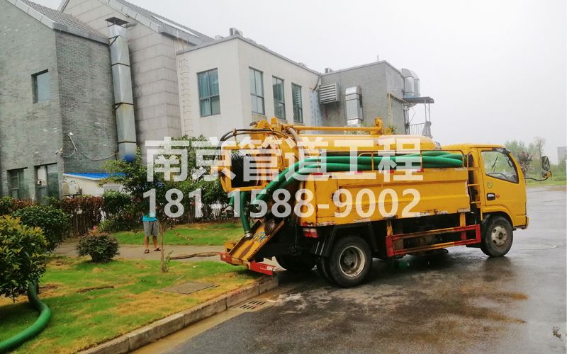 湖南路小区化粪池清理