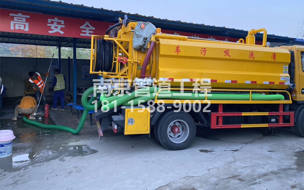 湖南路中建工地抽粪