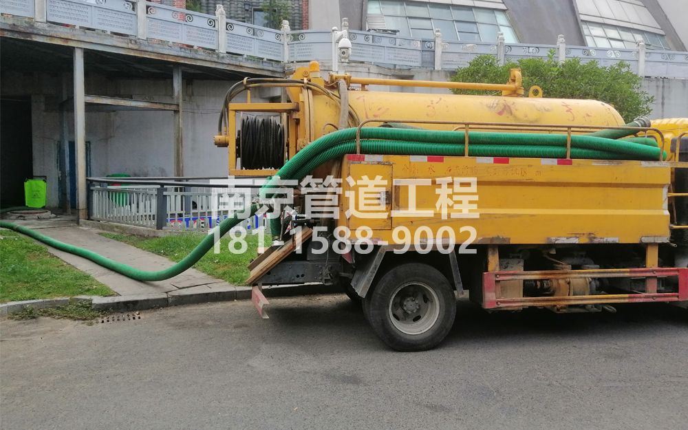 277湖南路商场隔油池吸污